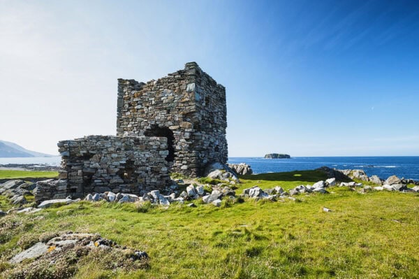 Carrickabraghy Castle