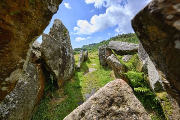 Giants' Graves