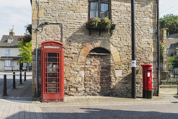 Telephone booth